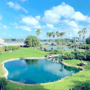 Meet your Posher, Vee